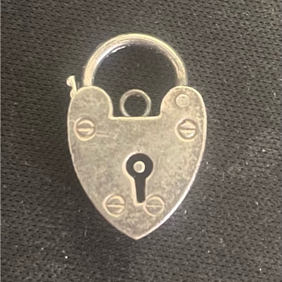 Vintage SILVER stamped Heart-Shaped Padlock Pendant - Picture 3 of 8